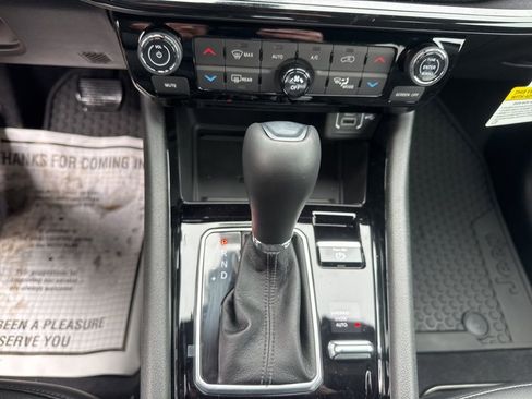 New 2026 Jeep Compass Latitude AWD/4WD image 17