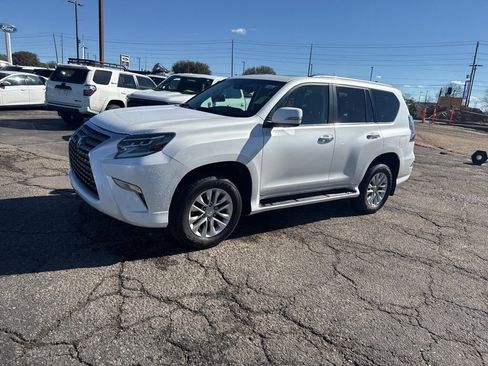 Used 2020 Lexus GX 460 Premium w/ Premium Package image 6