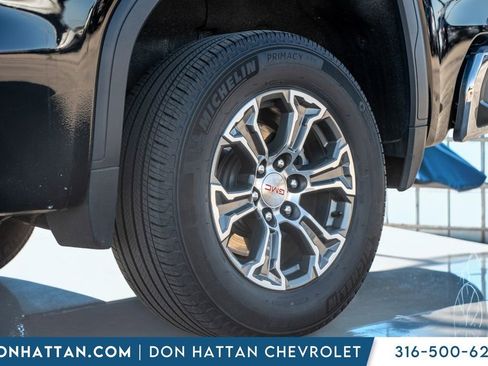 Used 2025 GMC Sierra 1500 SLT AWD/4WD image 40