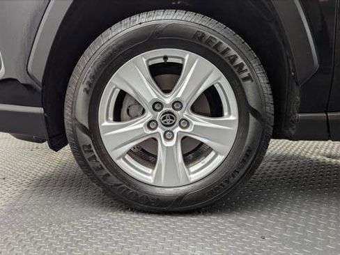 Used 2020 Toyota RAV4 LE w/ Phone Cable & Charge Package image 31