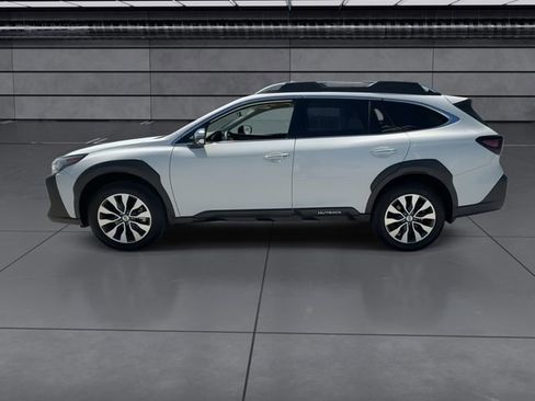 Used 2023 Subaru Outback Touring XT AWD/4WD image 5