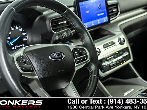 Used 2022 Ford Explorer XLT w/ Equipment Group 202A AWD/4WD image 20