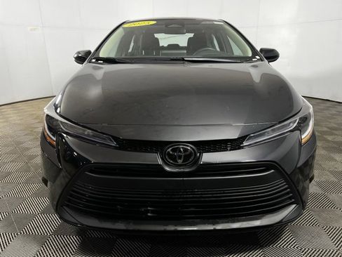 Used 2025 Toyota Corolla LE image 9