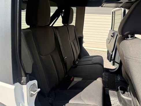 Used 2017 Jeep Wrangler Unlimited Sport w/ Quick Order Package 24S AWD/4WD image 30