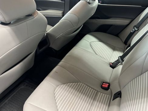 Used 2023 Toyota Camry SE image 11