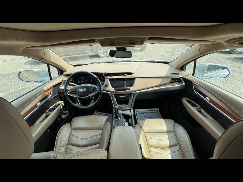 Used 2017 Cadillac XT5 Platinum AWD/4WD image 16