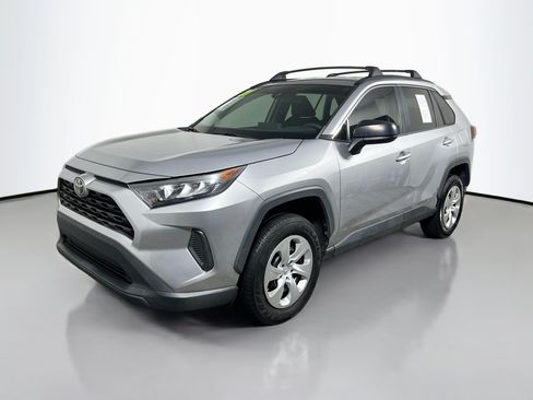 Used 2021 Toyota RAV4 LE FWD image 10