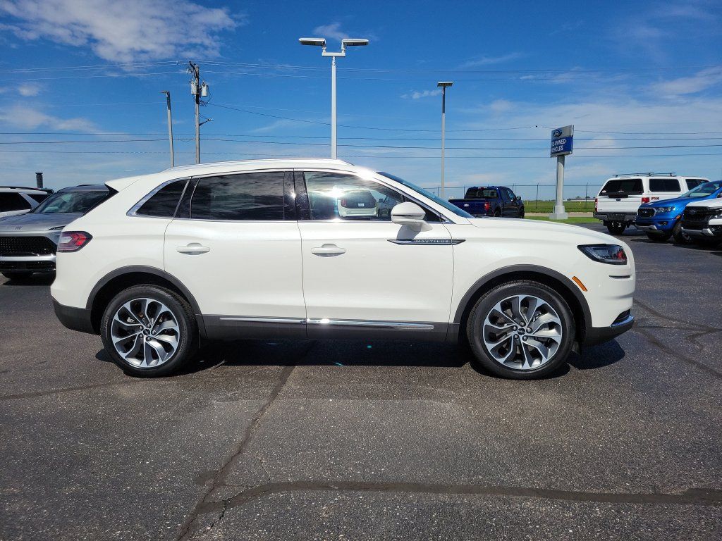 Certified 2023 Lincoln Nautilus Reserve AWD/4WD image 3