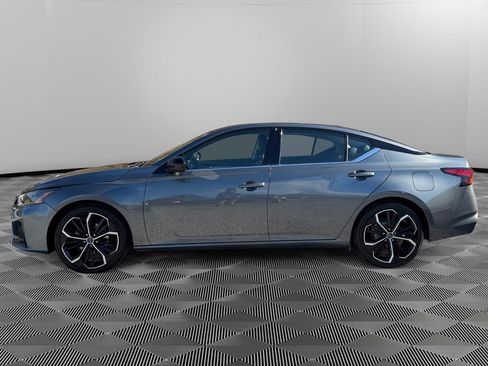 Used 2023 Nissan Altima 2.5 SR image 3