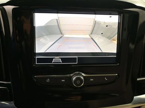 Used 2023 Chevrolet Traverse LS FWD image 10