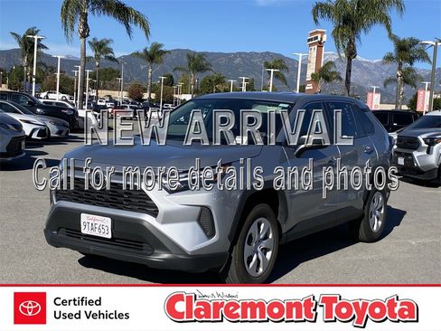 Certified 2025 Toyota RAV4 LE image 1