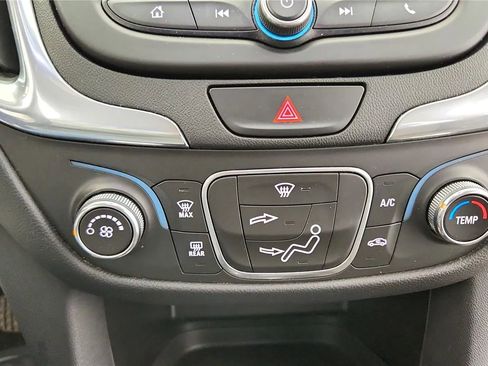 Used 2019 Chevrolet Equinox LT FWD image 26
