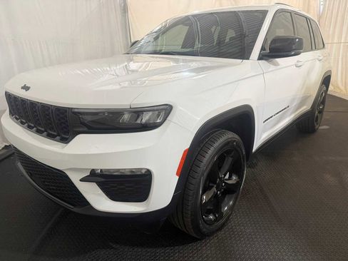 Used 2023 Jeep Grand Cherokee Limited w/ Black Appearance Package image 1