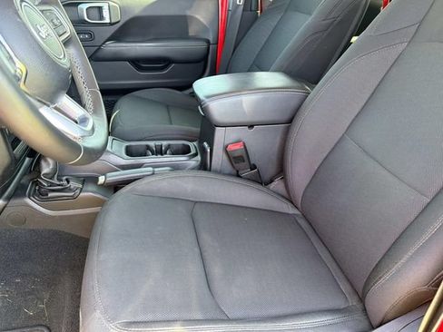 Used 2020 Jeep Wrangler Unlimited Sahara AWD/4WD image 19