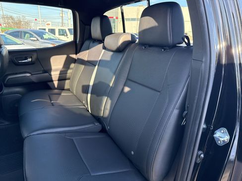 Used 2023 Toyota Tacoma TRD Off-Road image 14