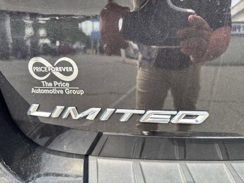 Used 2022 Ford Explorer Limited w/ Equipment Group 301A AWD/4WD image 8