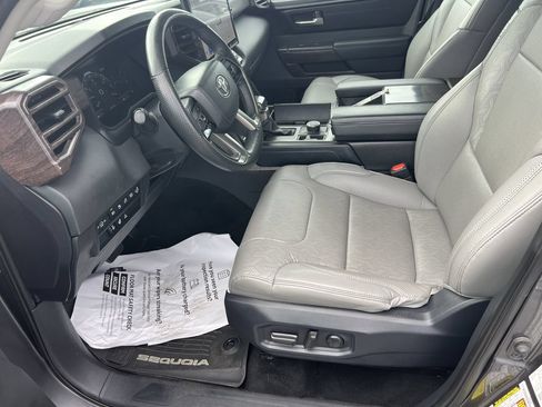 Used 2024 Toyota Sequoia SR5 w/ SR5 Premium Package AWD/4WD image 16