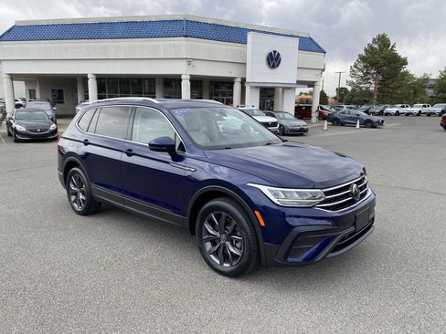 Certified 2022 Volkswagen Tiguan SE FWD image 47