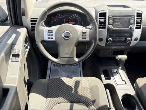 Used 2017 Nissan Frontier SV RWD image 4