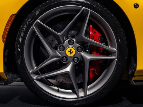 Used 2021 Ferrari F8 Tributo RWD image 6