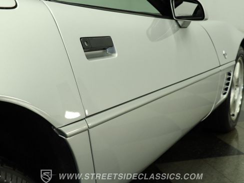 Used 1996 Chevrolet Corvette Convertible RWD image 27