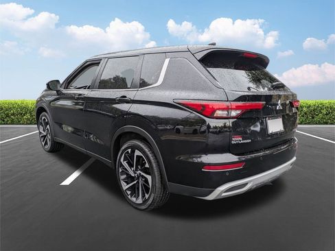 Used 2024 Mitsubishi Outlander SE image 6