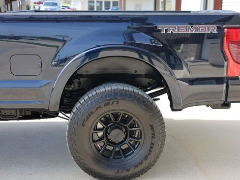 Used 2021 Ford F350 Platinum w/ Tremor Off-Road Package AWD/4WD image 13