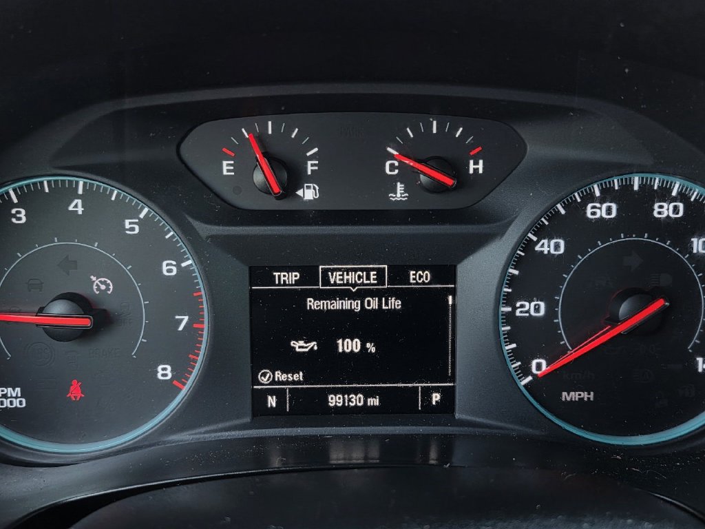 Used 2023 Chevrolet Traverse LT FWD image 21