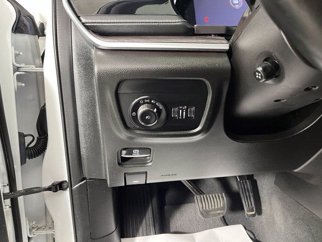 Used 2022 Jeep Grand Cherokee Overland AWD/4WD image 19