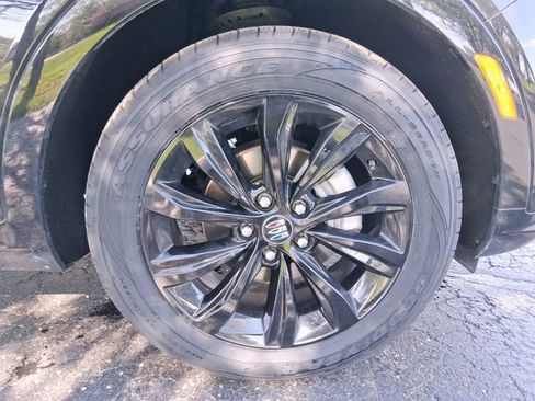 Used 2024 Buick Envista Sport Touring w/ Convenience I Package FWD image 8