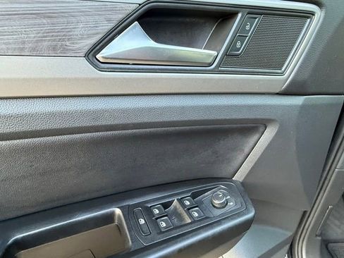 Used 2020 Volkswagen Atlas Cross Sport SE w/ Panoramic Sunroof Package FWD image 14