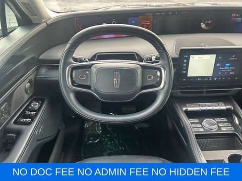 Used 2025 Lincoln Nautilus Reserve AWD/4WD image 15