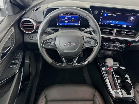 Used 2024 Chevrolet Trax RS w/ Driver Confidence Package FWD image 15
