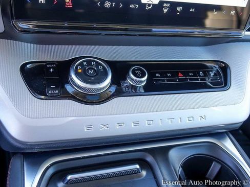 Certified 2025 Ford Expedition Active image 21