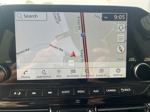 Used 2025 Nissan Pathfinder SL FWD image 20