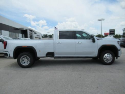 New 2026 GMC Sierra 3500 Denali w/ Denali Reserve Package AWD/4WD image 2