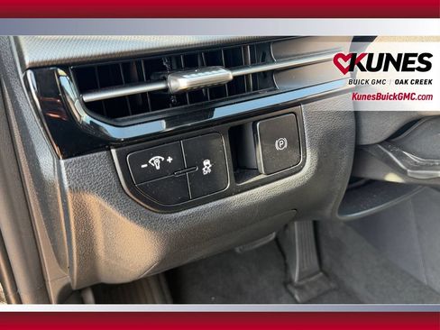 Used 2026 Kia Sportage LX FWD image 19