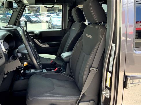Used 2016 Jeep Wrangler Unlimited Sahara w/ Max Tow Package image 10