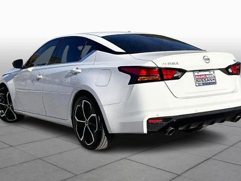 Certified 2025 Nissan Altima 2.5 SR image 11