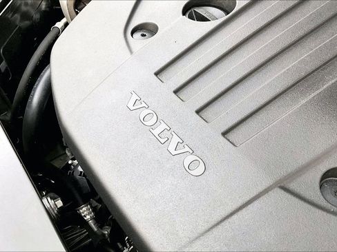 Used 2025 Volvo XC60 B5 Plus w/ Protection Package Premier image 41