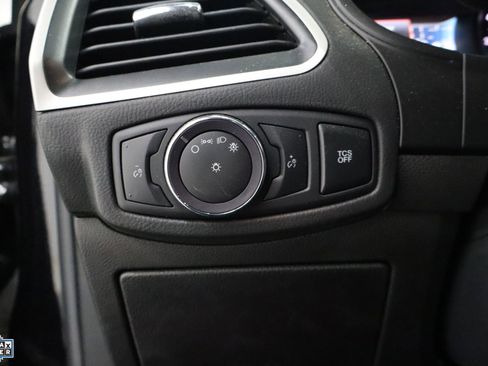 Certified 2022 Ford Edge SE w/ Black Appearance Package image 15