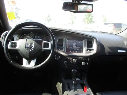 Used 2011 Dodge Charger R/T RWD image 9