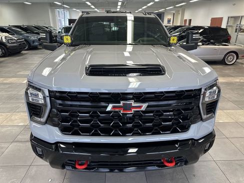 Used 2025 Chevrolet Silverado 2500 ZR2 w/ Technology Package AWD/4WD image 21
