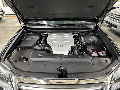 Used 2014 Lexus GX 460 w/ Premium Package AWD/4WD image 8