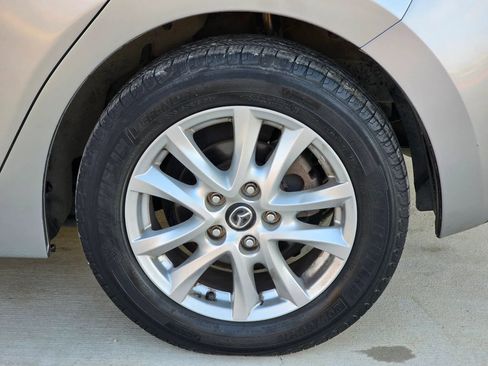 Used 2015 MAZDA MAZDA3 i Grand Touring image 34