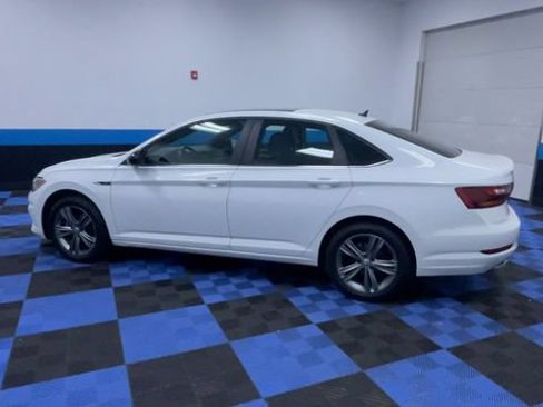 Used 2019 Volkswagen Jetta R-Line w/ R-Line Cold Weather Package FWD image 6