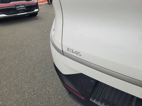 Used 2024 Kia EV6 Light RWD image 6