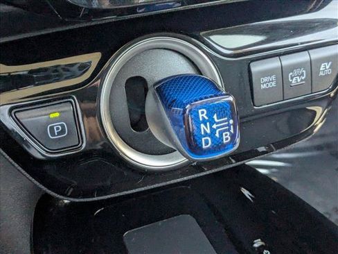 Used 2022 Toyota Prius Prime XLE FWD image 12