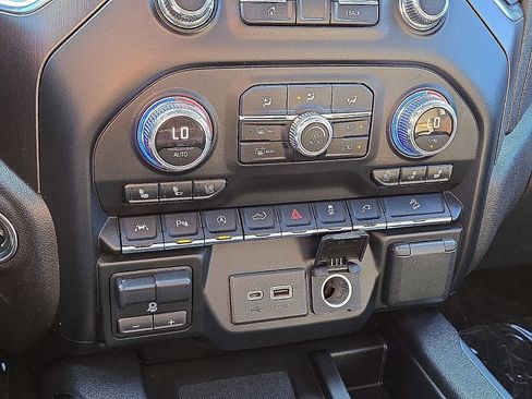 Used 2019 GMC Sierra 1500 AT4 w/ AT4 Premium Package AWD/4WD image 29