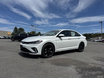 New 2025 Volkswagen Jetta SE